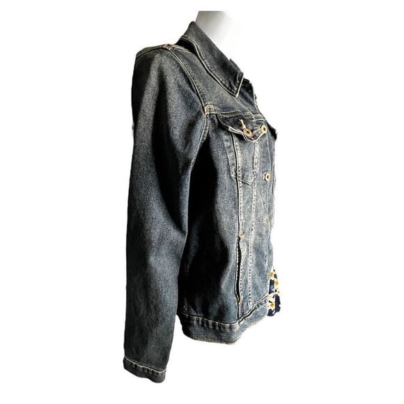 Denizen from Levi's Women's Button Up Denim Jean Trucker Jacket Blue Size Medium - Picture 2 of 9
